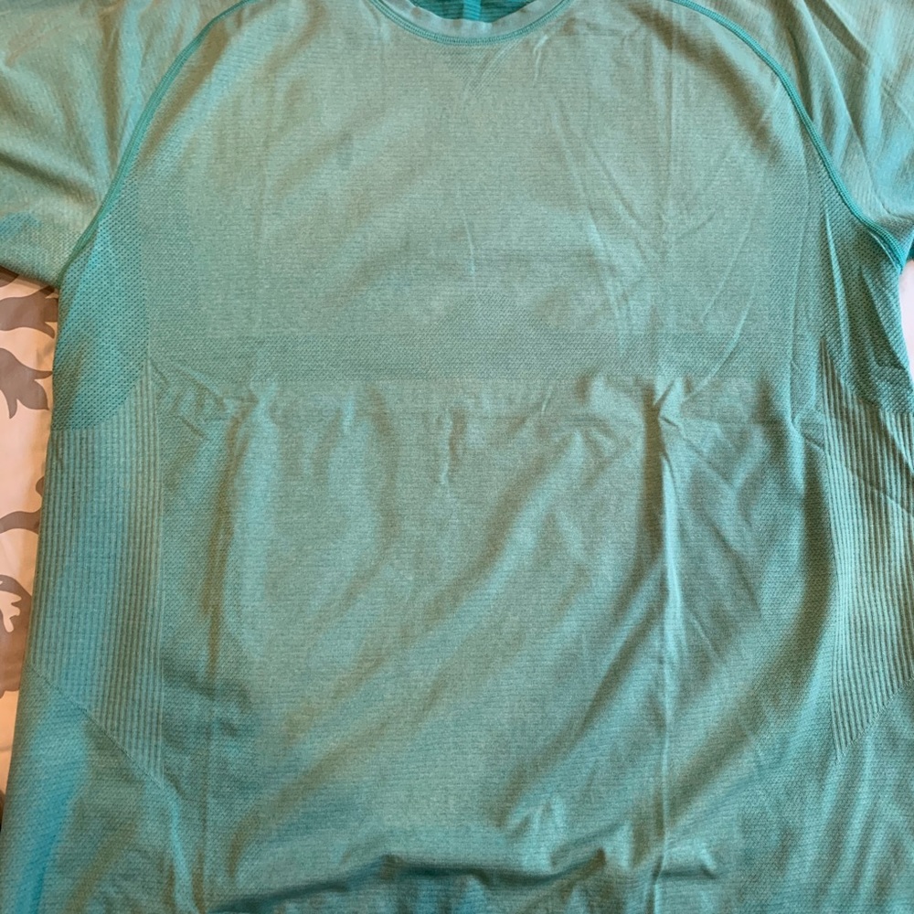 Men’s Lululemon Metal Vent Short Sleeve